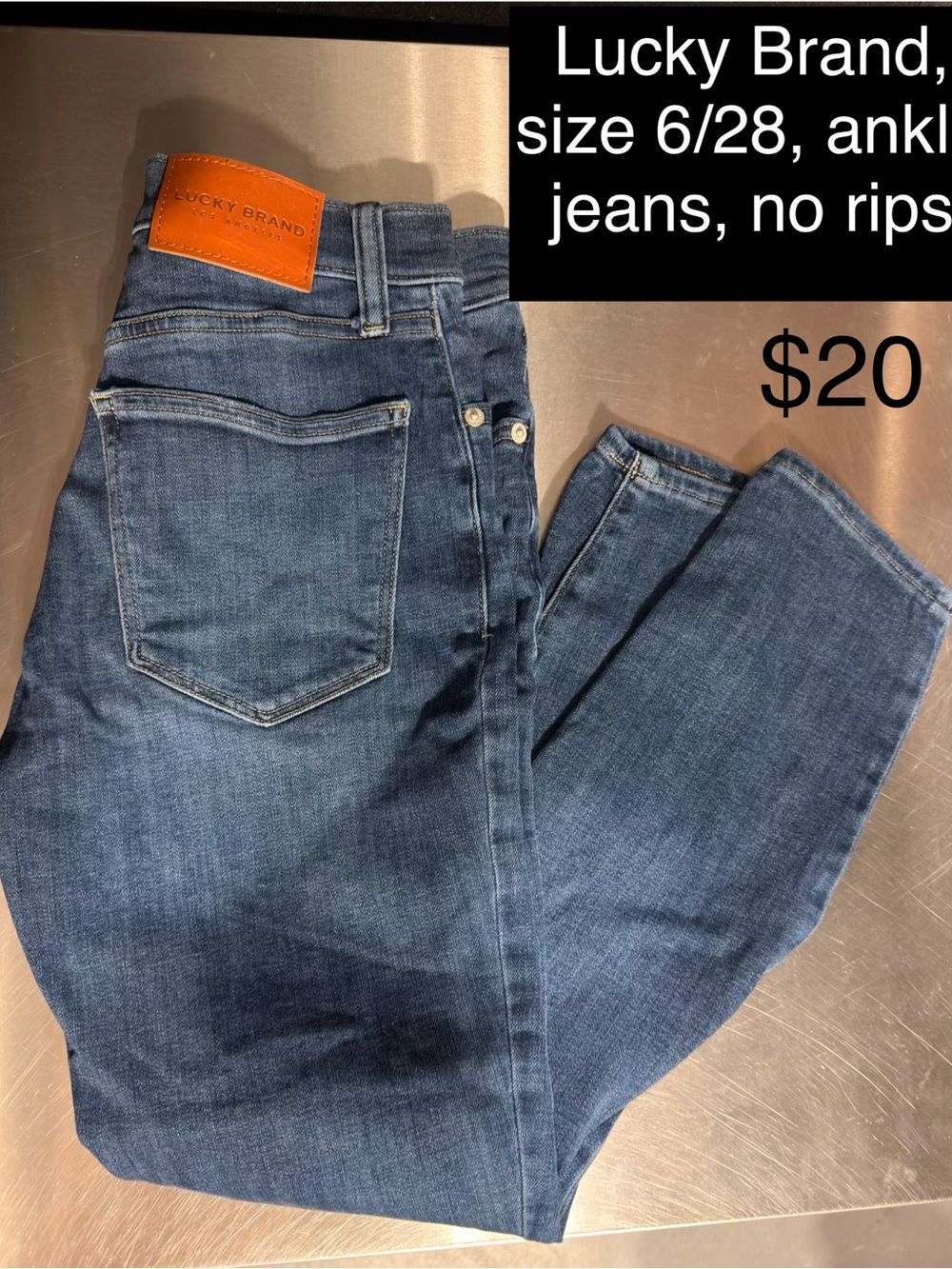 Lucky Brand Women’s Slim Jeans in Medium Blue with Tan Patch